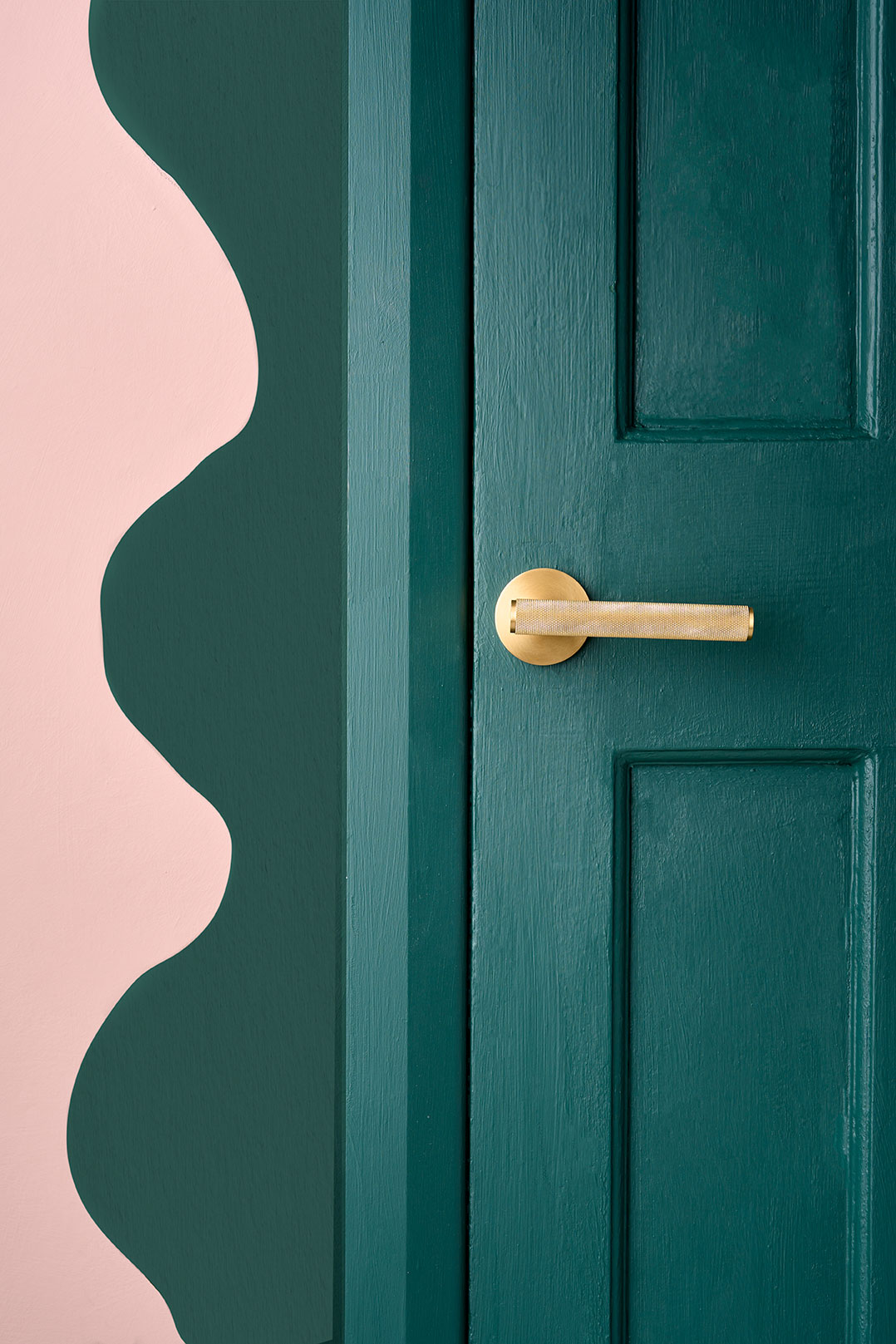 TIP: Three things you can do with an Annie Sloan Wall Paint tester pot
