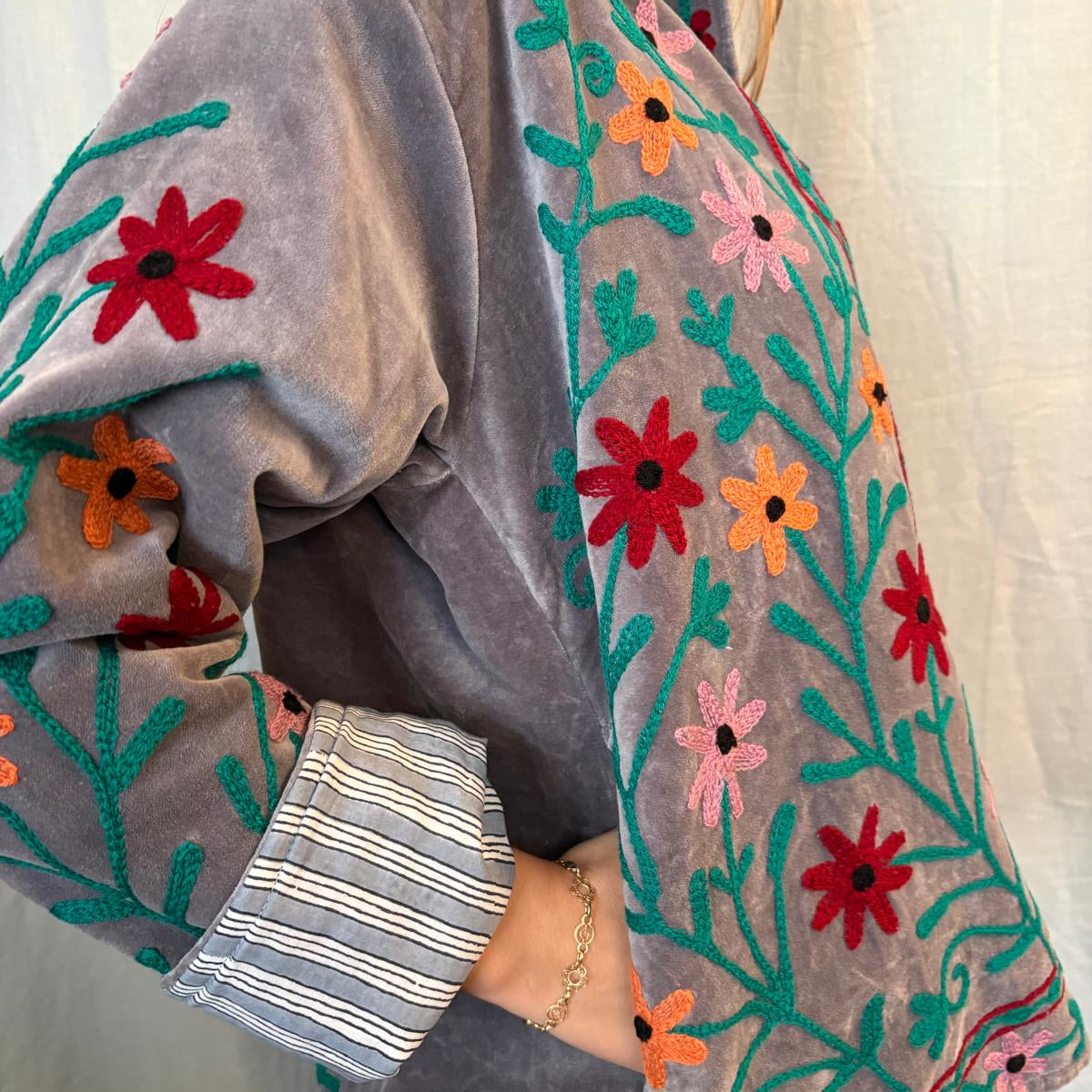 Suzani Velvet Jacket Short - Flowers