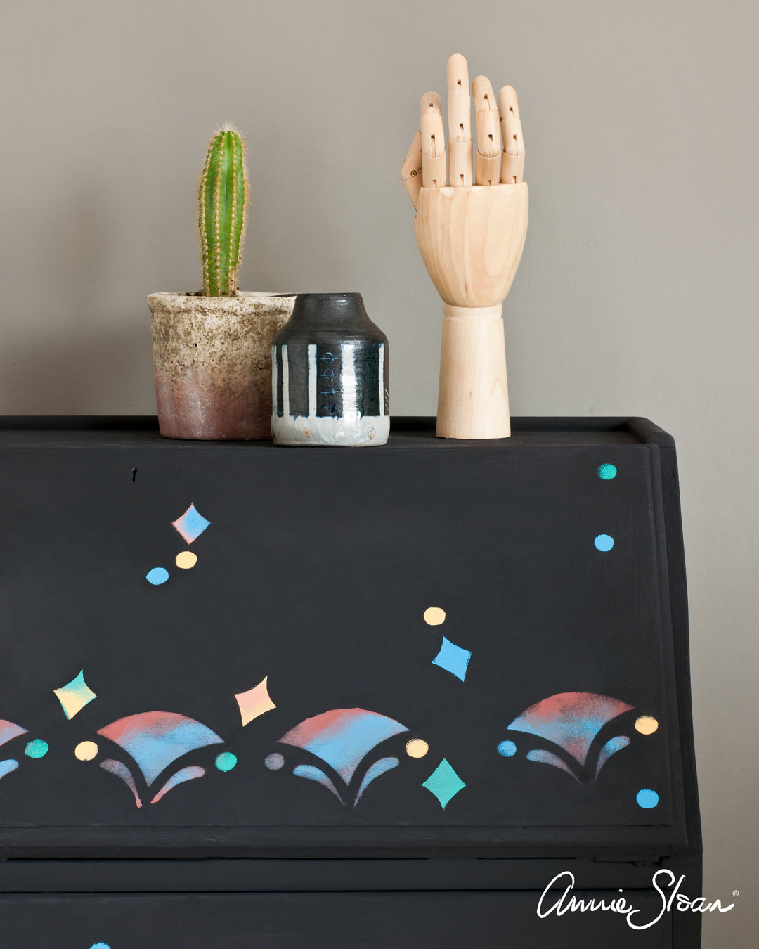 Annie Sloan Chalk Paint® - Athenian Black - Gaudy & Prim