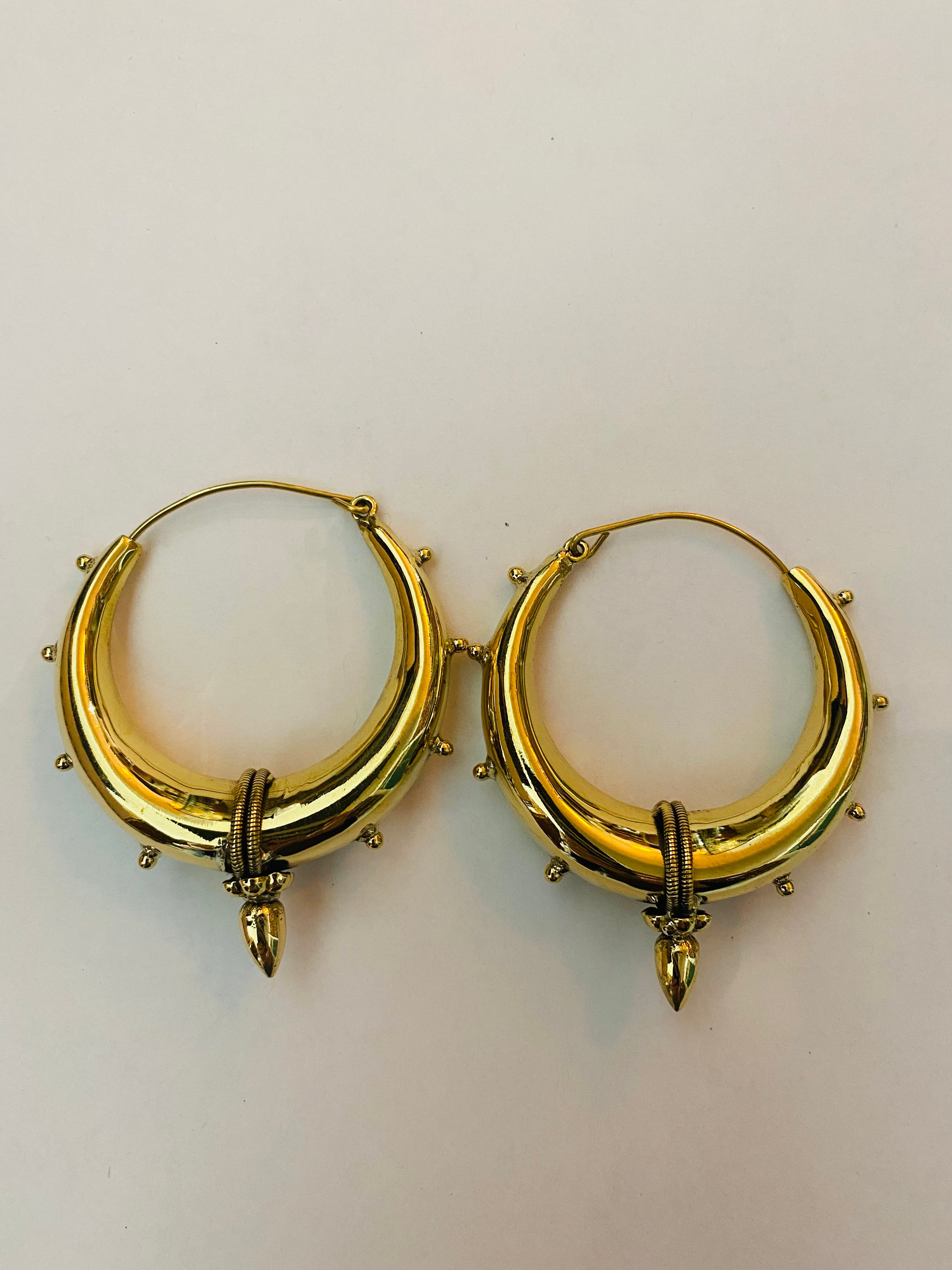 Brass hoop earrings - Gaudy & Prim