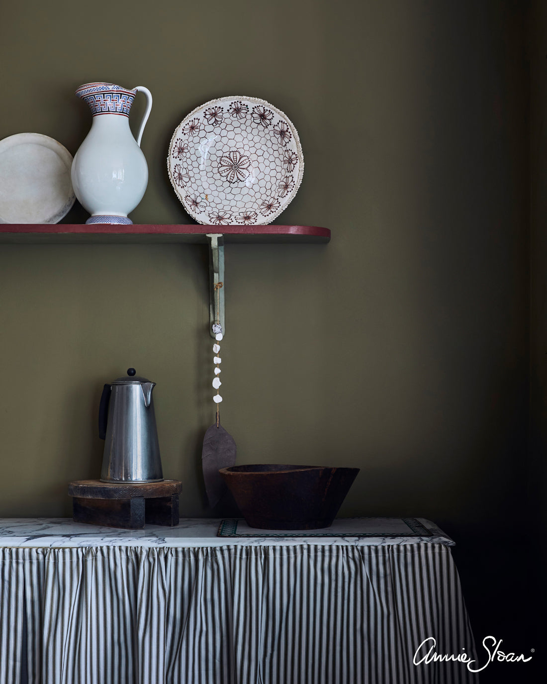 Annie Sloan Chalk Paint® - Olive - Gaudy & Prim