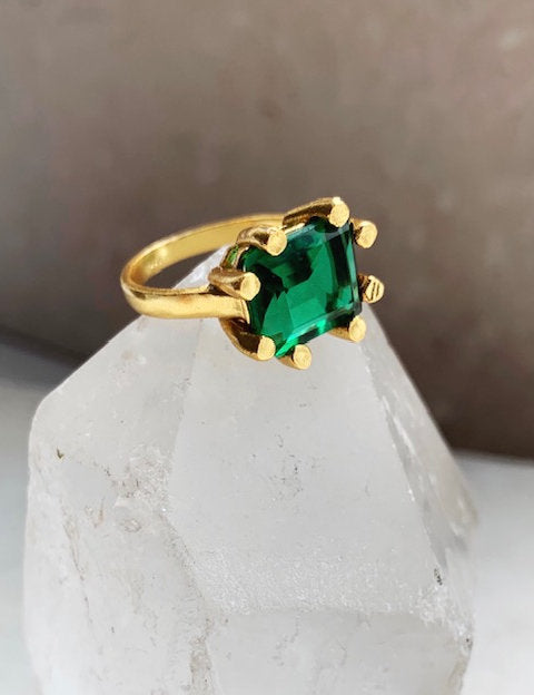 Square Claw Ring - Emerald Green - Gaudy & Prim