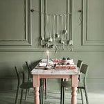 Annie Sloan Chalk Paint® - Chateau Grey - Gaudy & Prim
