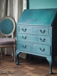 Annie Sloan Chalk Paint® - Provence - Gaudy & Prim