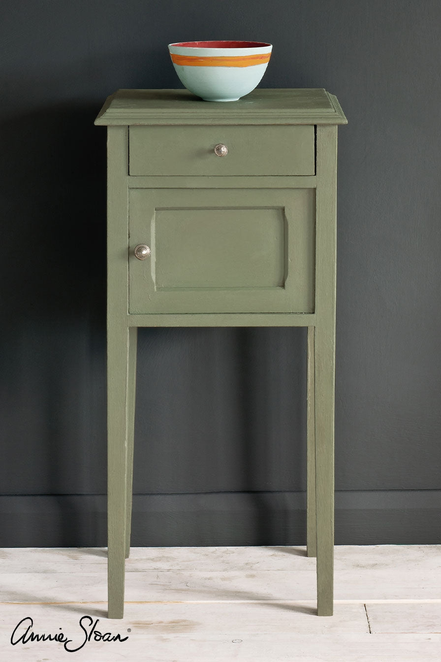 Annie Sloan Chalk Paint® - Chateau Grey - Gaudy & Prim