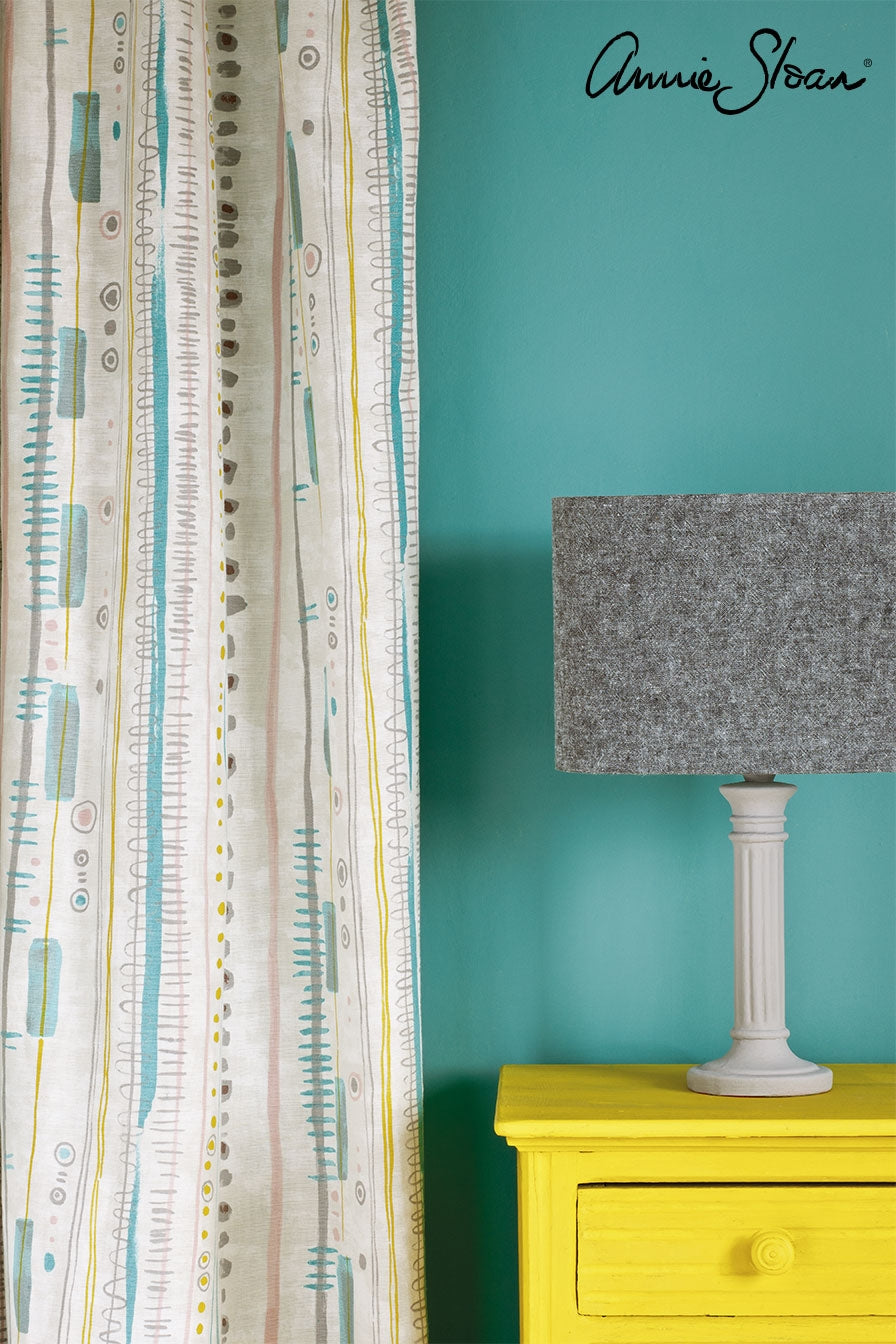 Annie Sloan Chalk Paint® - English Yellow - Gaudy & Prim