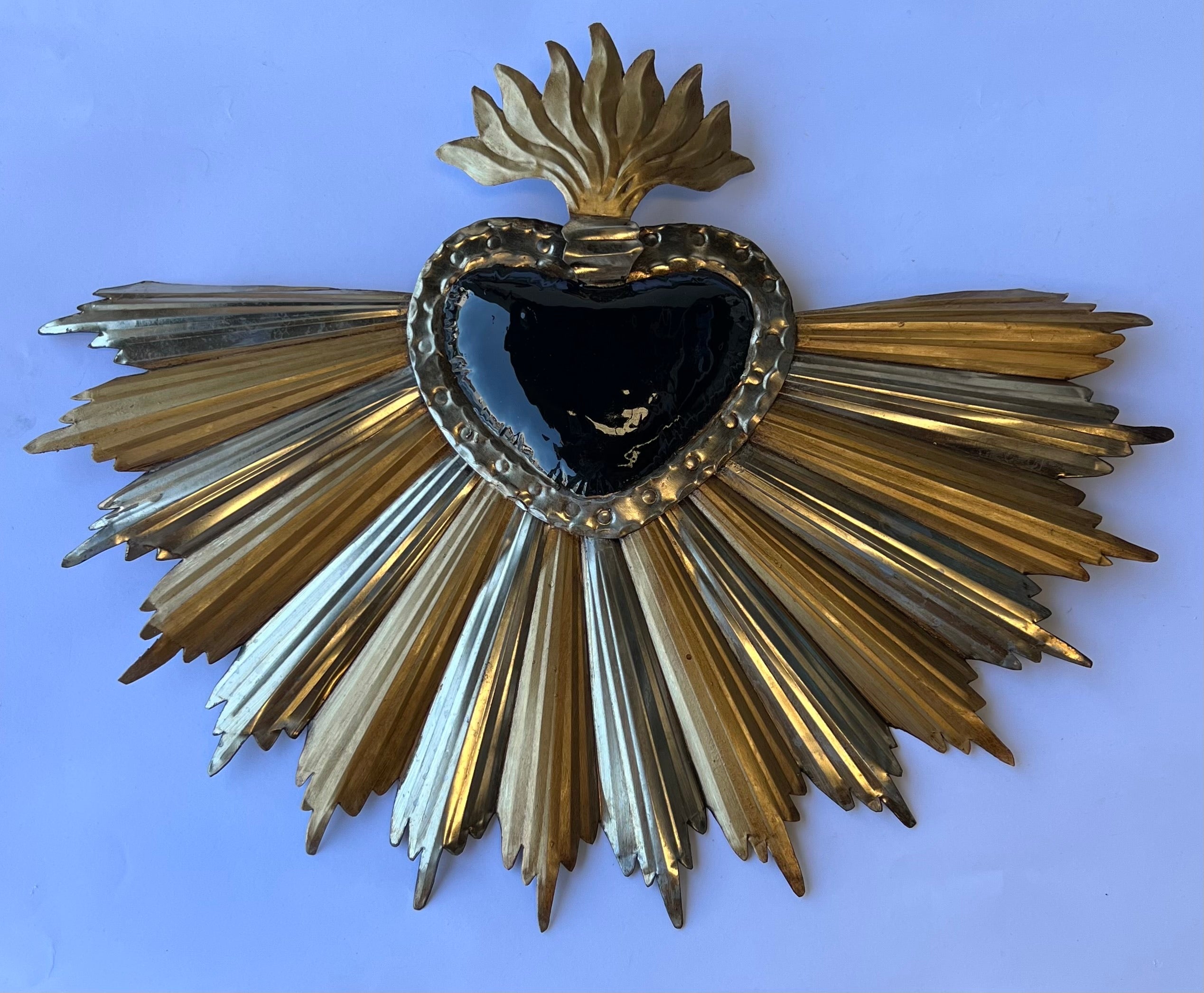 Mexican Black Heart with Rays - Gaudy & Prim
