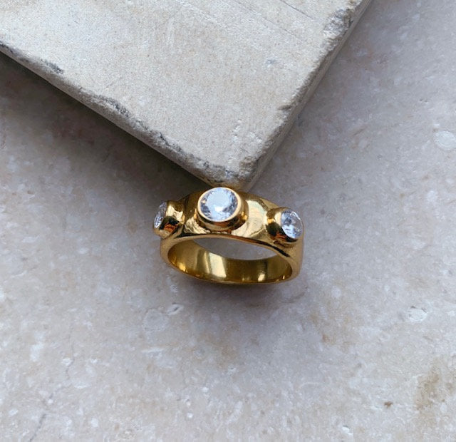Naomi Ring - Gaudy & Prim